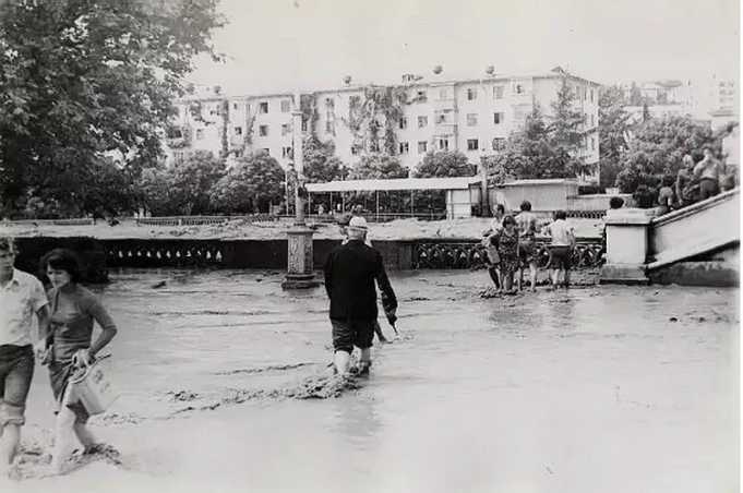Река Сочи вышла из берегов осенью 1978 года