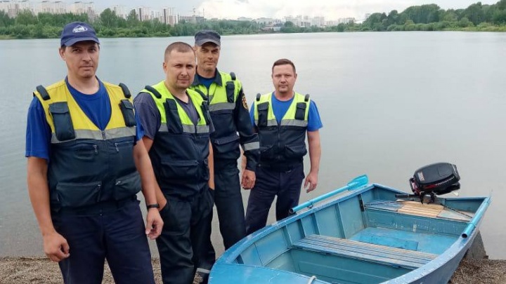 Спасатели вытащили из Томи двух тонущих молодых людей в Кемерове