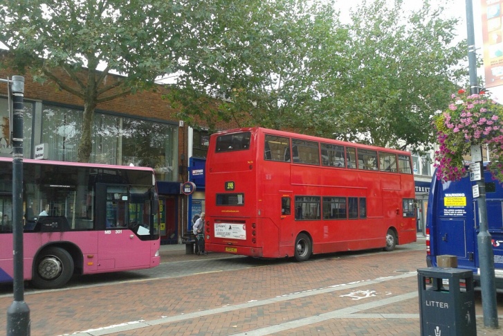 Знаменитые двухэтажные красные автобусы