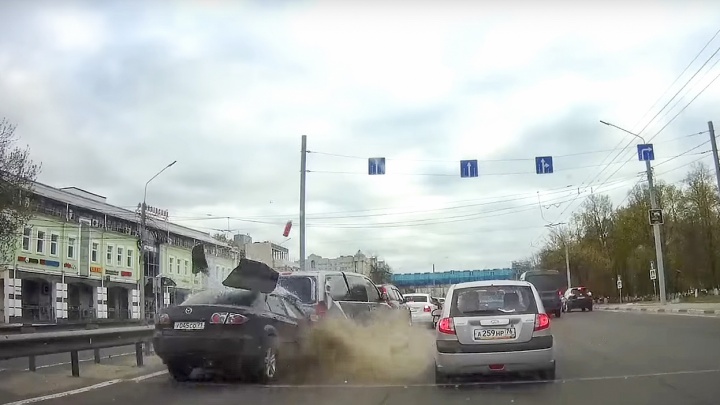 Даже не затормозил: появилось видео массового ДТП в Ярославле, которое устроил 17-летний водитель без прав