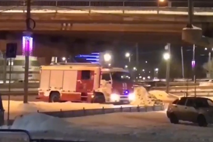 Прибытие автоцистерн заметили очевидцы Прибытие автоцистерн заметили очевидцы