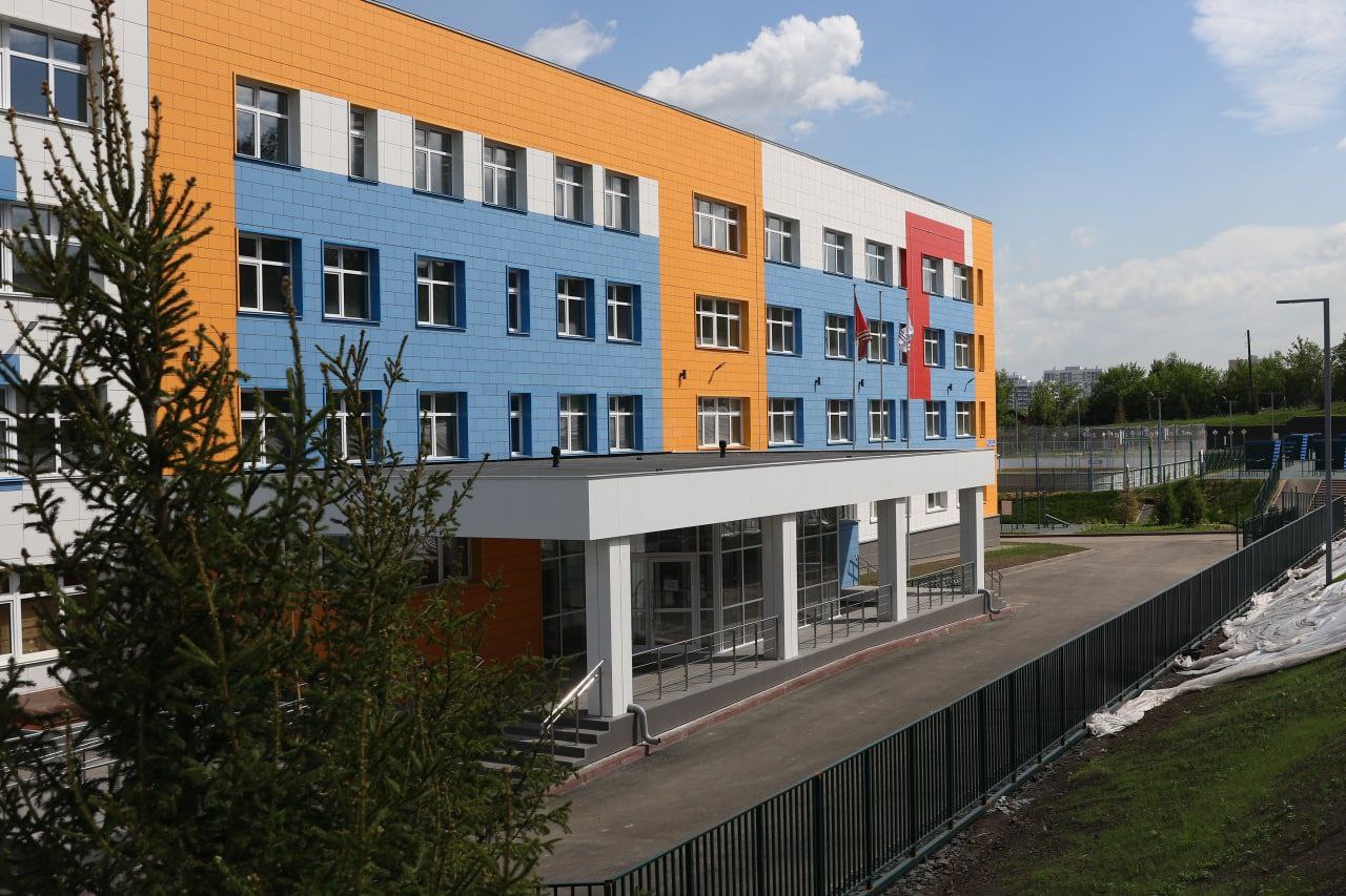 Илья Середюк сообщил, когда откроется новая школа в «Кемерово-Сити». Показываем, как она выглядит внутри