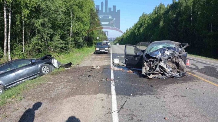 На трассе Красноярск — Балахта из-за выезда на встречную произошло ДТП. Пострадали три человека
