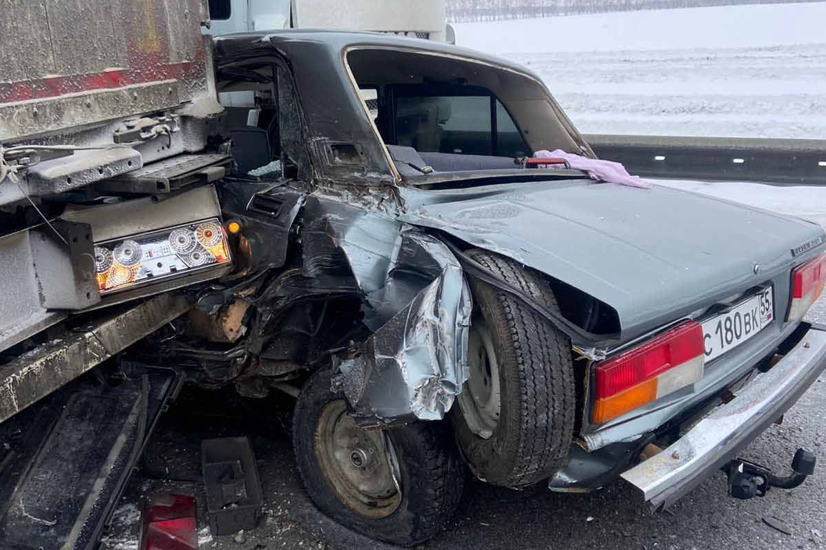 Появилось видео аварии с четырьмя машинами на трассе Тюмень — Омск