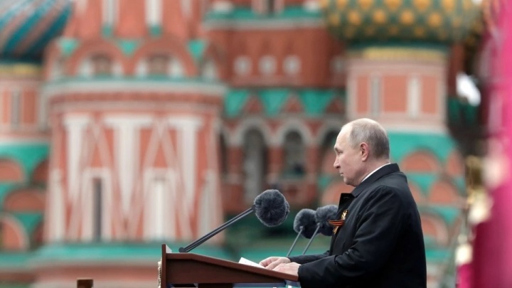 Стоило ли ждать мобилизации? Разбор речи Путина на 9 Мая от военного эксперта и политолога