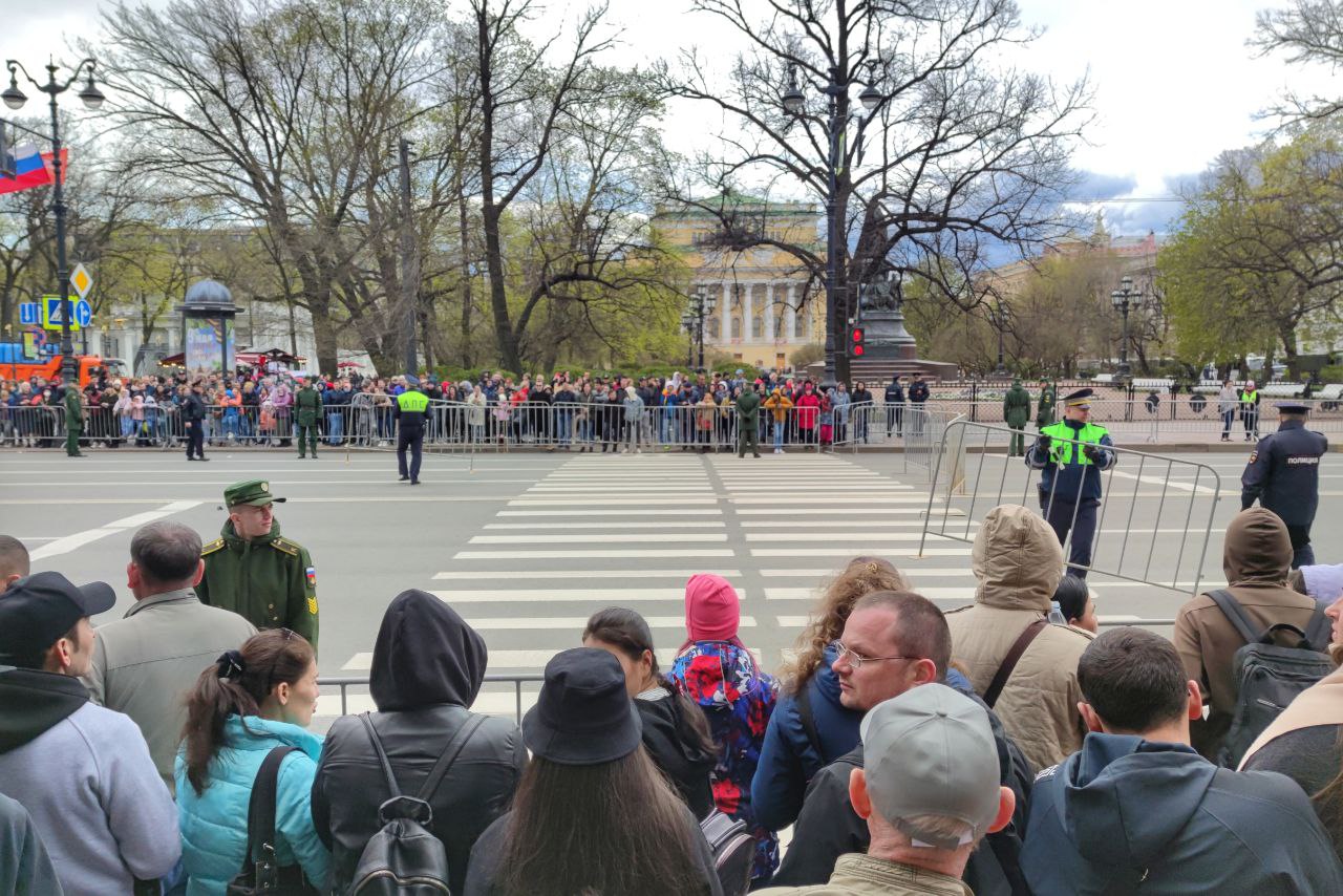 10 мая в петербурге. День Победы Санкт Петербург. Петербург 9 мая. Парад день Победы 9 мая в Санкт-Петербурге. Парад на Невском на 9 мая.