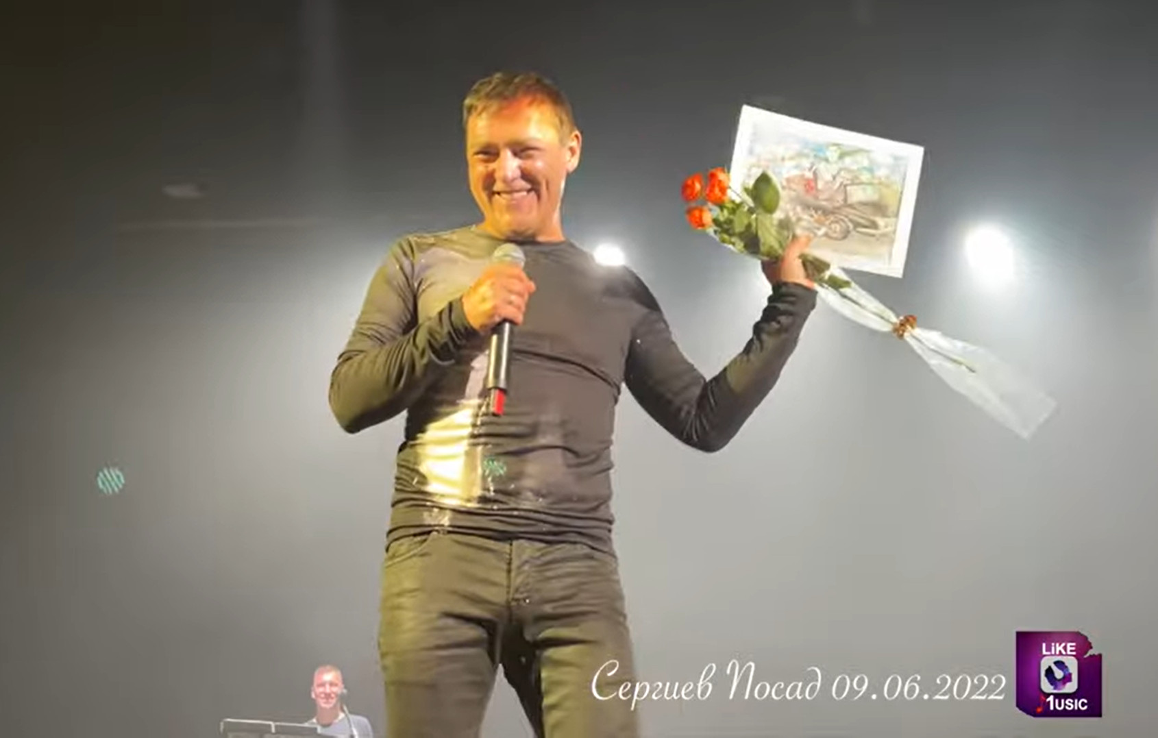 Кадр из видео в YouTube с концерта в Сергиевом Посаде