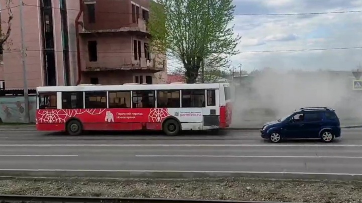 В Перми задымился пассажирский автобус на улице Уральская