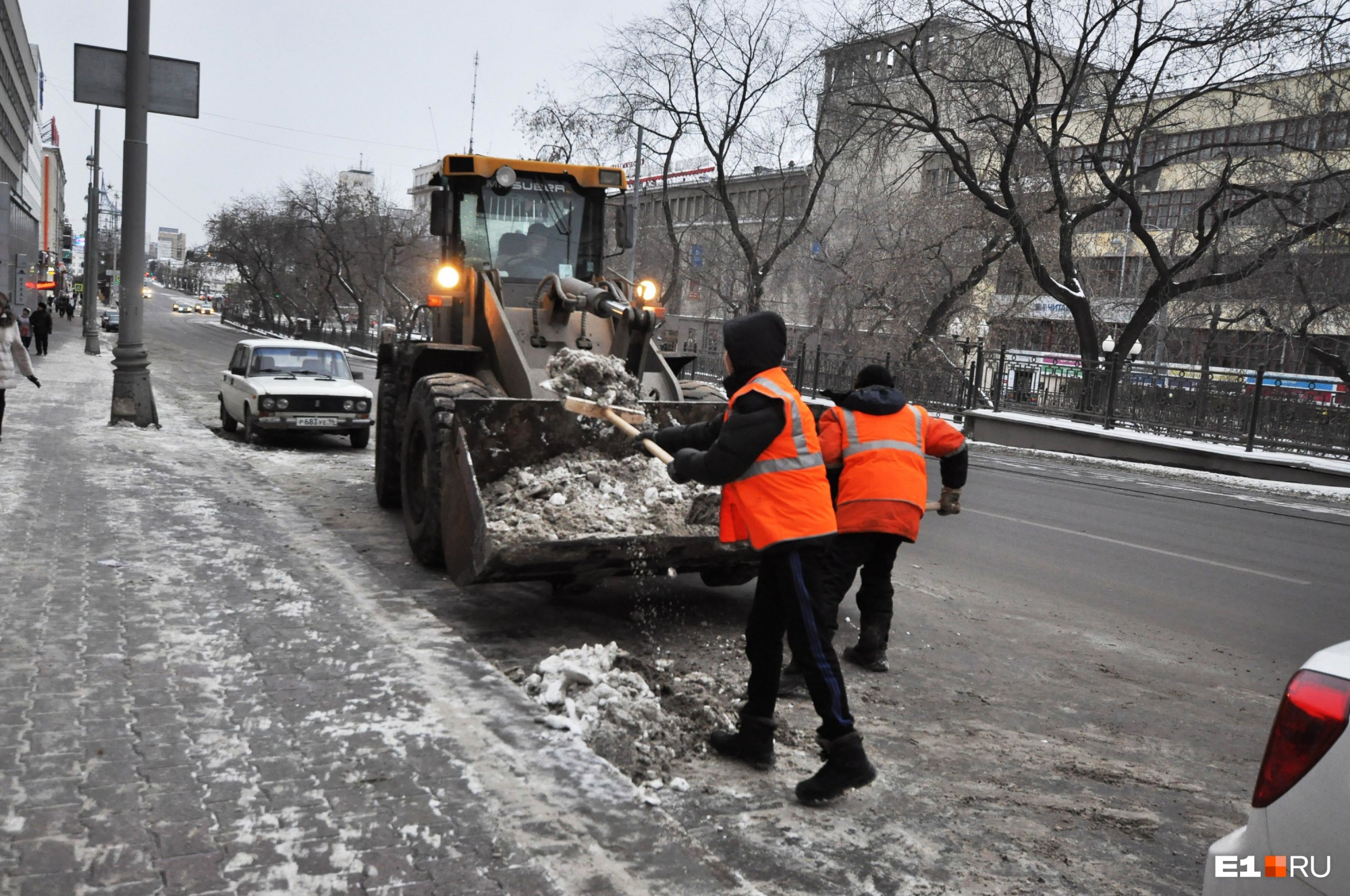 Прокуратура предупредила мэрию Екатеринбурга, чтобы она хорошо убирала снег на дорогах
