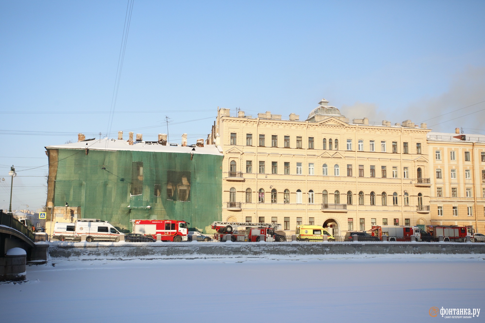 Пожар в доходном доме на Фонтанке разгорается все сильнее | 11.01.2022 |  Санкт-Петербург - БезФормата