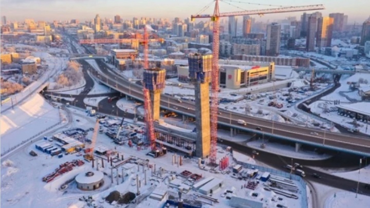 Из-за строительства моста на улице Ипподромской снова продлили ограничения движения