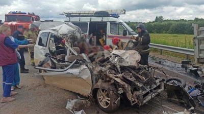 На границе Прикамья и Удмуртии произошла страшная авария. Погибли четверо взрослых, пострадал ребенок