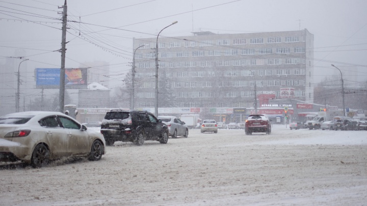 «Жуткая-жуткая вонь»: разбираемся, почему неприятный запах накрывает Новосибирск даже зимой