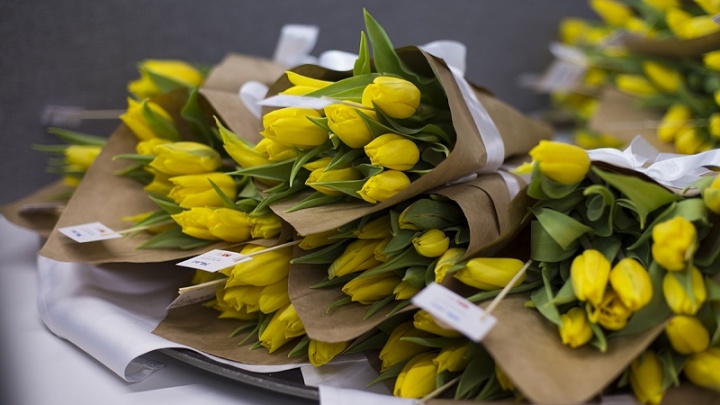 Импортные цветы в Сургуте накануне 8 Марта подорожали на 40–50%