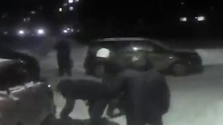 На видео попала массовая драка на Затулинке — полиция ищет свидетелей