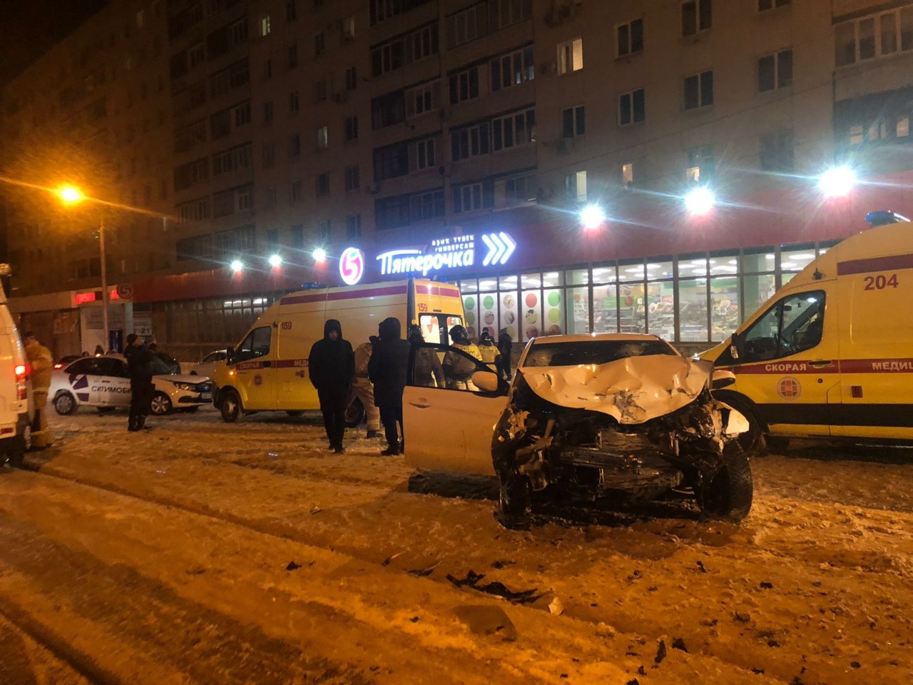 В иномарке были 4 человека В иномарке были 4 человека