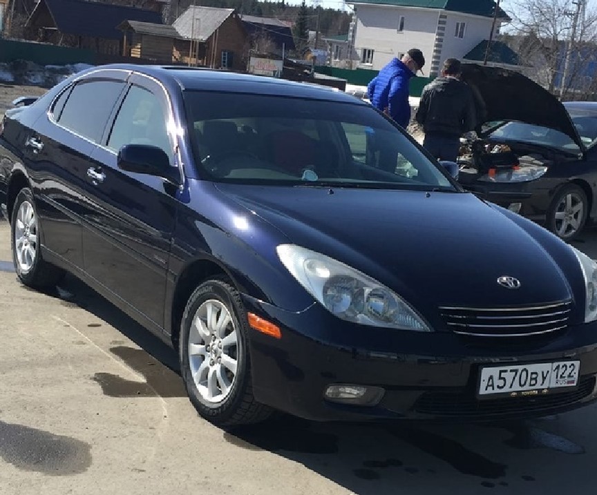 Оригинальный автомобиль с люком на крыше Оригинальный автомобиль с люком на крыше