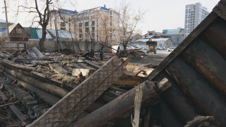 В центре Челябинска по заказу мэрии снесли историческое здание. Что будет на этом месте