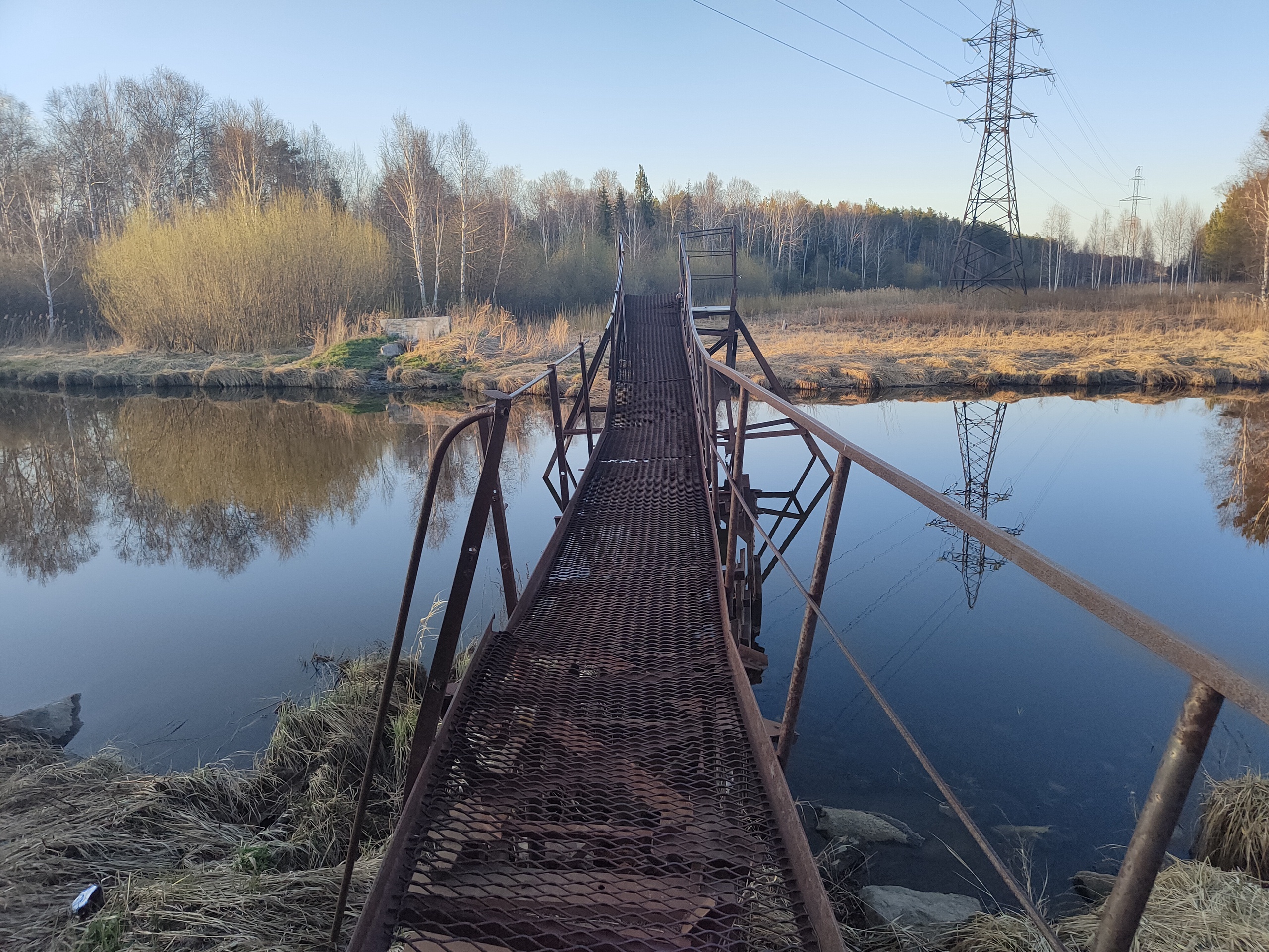 Ржавый мост через реку Исеть