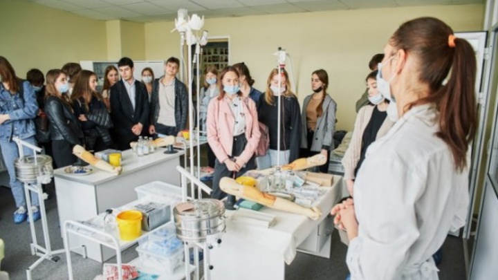 Не допустят до практики: со студентов ярославского вуза требуют справку о вакцинации