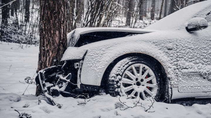 «День жестянщика» больше не так страшен: автомобилистам рассказали, как спасти кузов после снегопадов