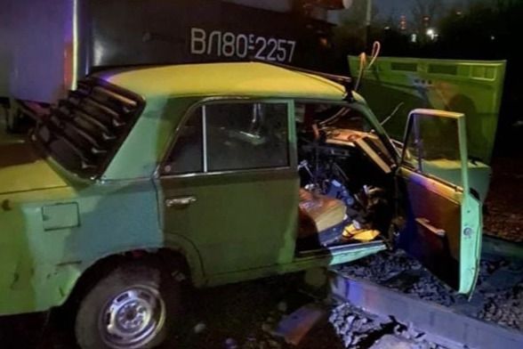 В Волгограде умер водитель, пострадавший в страшном столкновении с поездом