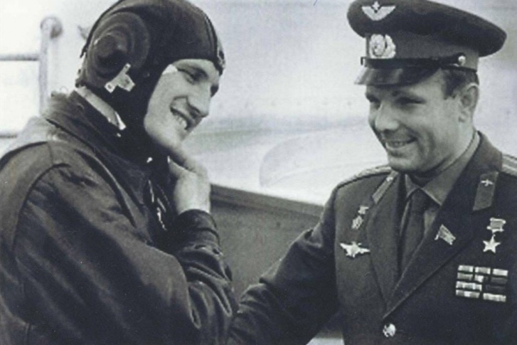 Волынов и Гагарин родились в один год (1934-й) и в один день были зачислены в легендарный первый отряд космонавтов СССР (7 марта 1960-го)