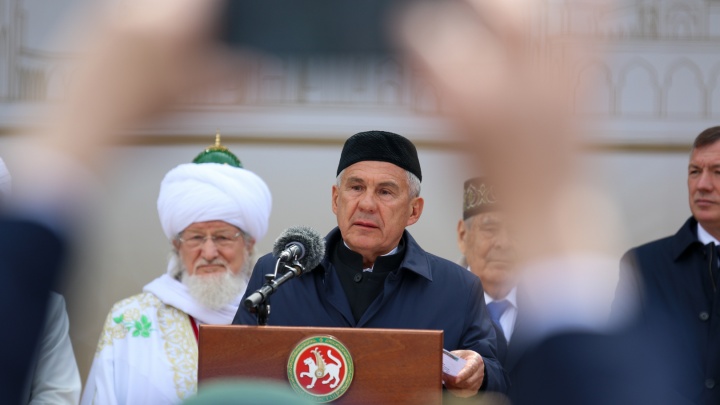 «Она должна быть величественной и узнаваемой»: Минниханов призвал жертвовать деньги на Соборную мечеть