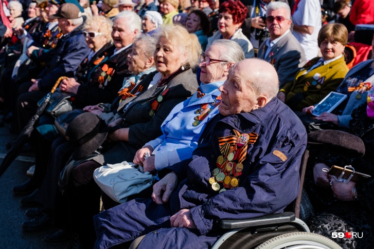 В Минздраве придумали кодовое слово для ускорения приезда скорой — на случай, если кому-то из ветеранов станет плохо во время праздничных мероприятий В Минздраве придумали кодовое слово для ускорения приезда скорой — на случай, если кому-то из ветеранов станет плохо во время праздничных мероприятий