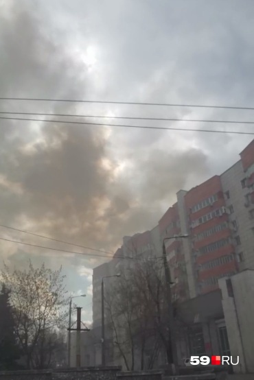 Плотный дым было видно издалека Плотный дым было видно издалека