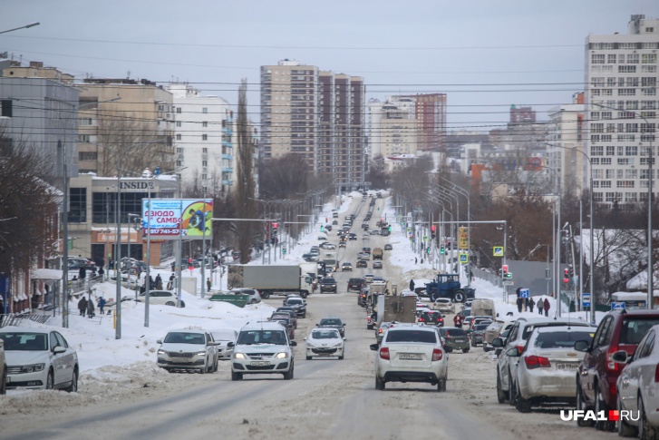 На реконструированной и расширенной Комсомольской осталось по одной полосе в каждую сторону