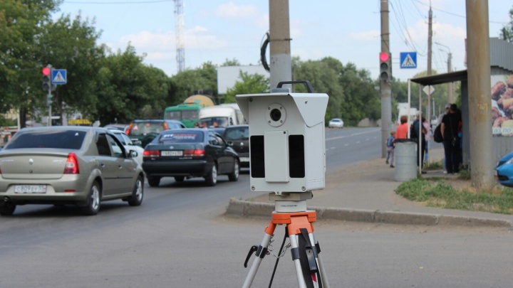ГИБДД ограничила скорость на одном из главных шоссе Новокузнецка. Водители возмущены