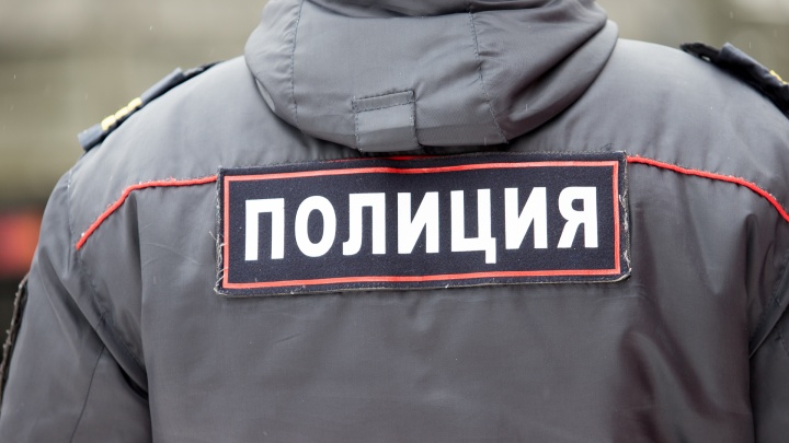 Житель Кузбасса хотел задушить ребенка и напал на полицейского