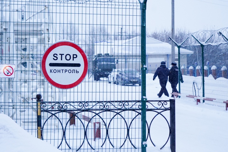 Сегодня на шахте проходят встречи родственников погибших с губернатором Сегодня на шахте проходят встречи родственников погибших с губернатором