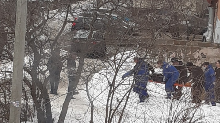«Получила множественные травмы»: СК проверит обстоятельства падения 14-летней девочки из окна в Ярославле