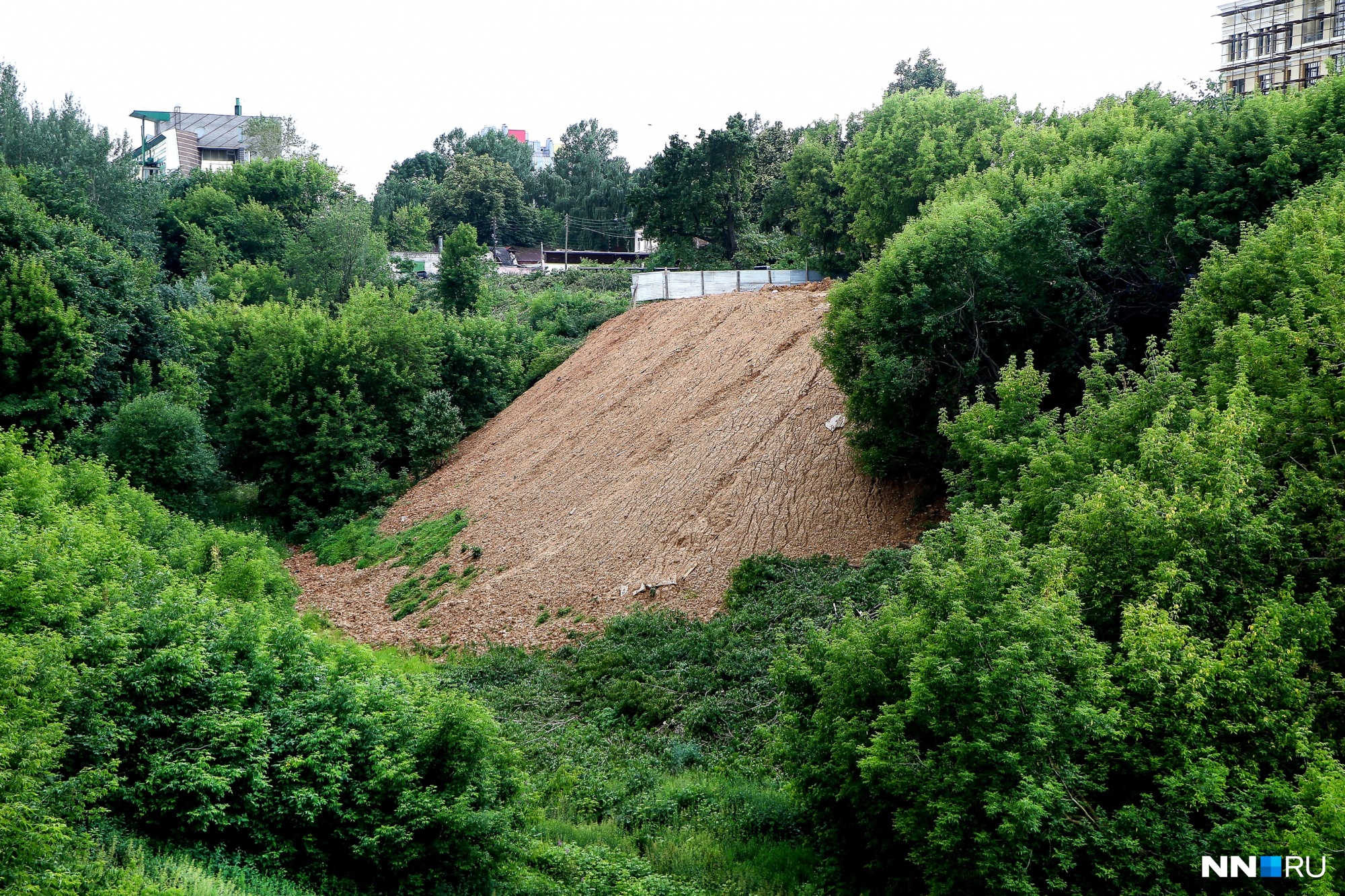 Власти рассказали о причинах сноса домов при строительстве террасного парка в Почаинском овраге
