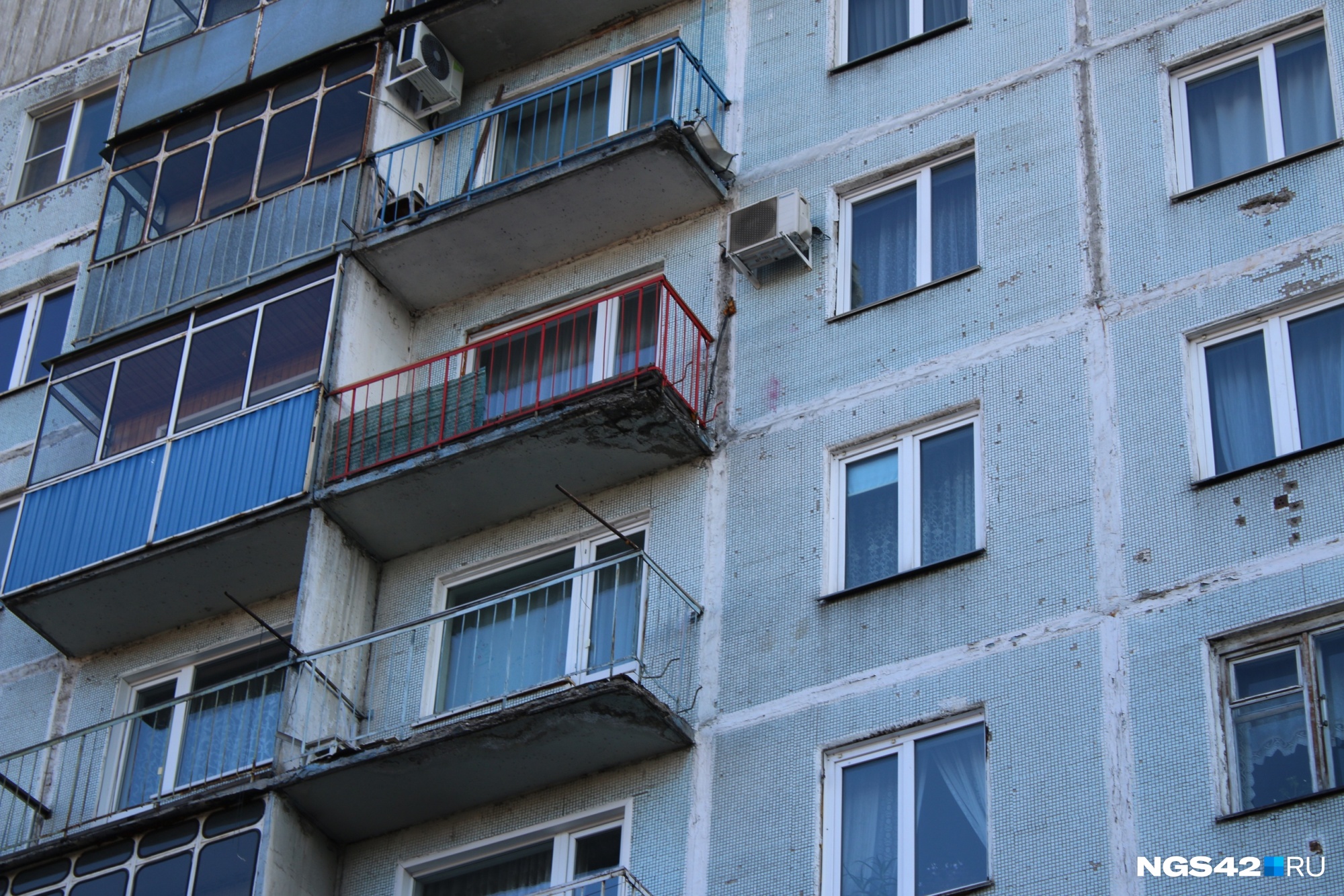Житель Новокузнецка придумал схему переоформления и продажи чужих квартир. За это его будут судить