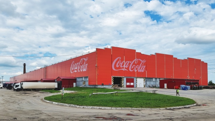 «Пока работаем»: рассказываем, что ожидает самарский завод Coca-Cola
