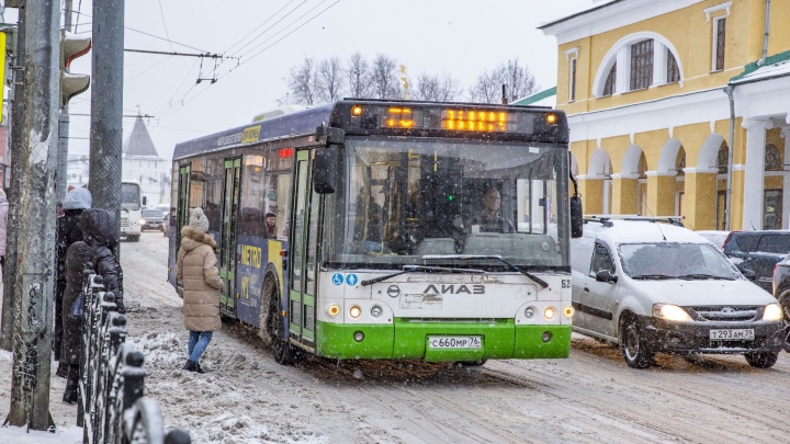 В Ярославле 23 февраля изменили расписание движения общественного транспорта