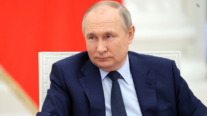 «Мне послышалось "айпад халява"»: Владимир Путин пообещал попробовать фастфуд из Башкирии