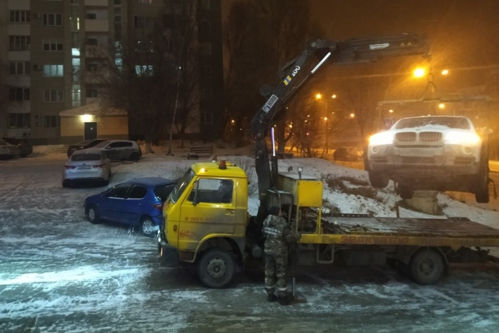 Должнику придется оплатить и услуги эвакуатора Должнику придется оплатить и услуги эвакуатора