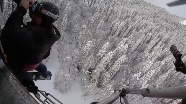 Потерявшегося в горах сноубордиста из Омска нашли и эвакуировали на вертолете