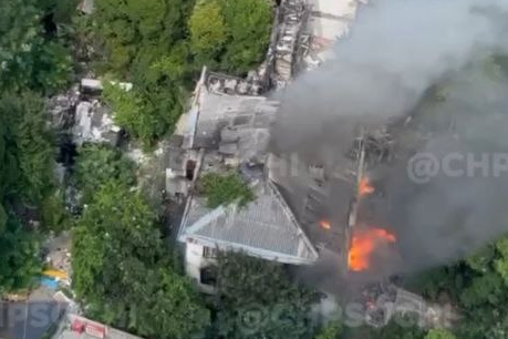 В центре Сочи горит барак, которому почти 90 лет