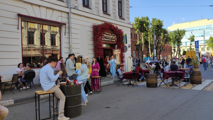 На чиле и со вкусом: как проходит гастрофестиваль на Рождественской в Нижнем Новгороде