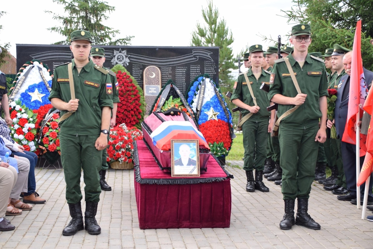 Военного похоронили 19 июня