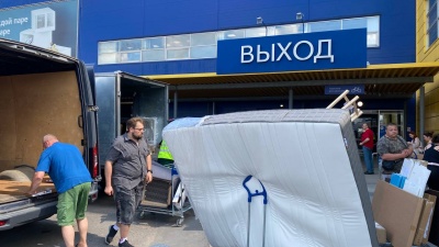 Вывозят всё огромными коробками. Как в Москве проходит закрытая распродажа для сотрудников IKEA