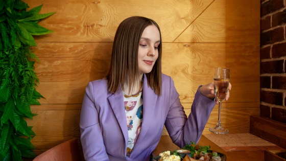Десерт, имитирующий сердце, шампанское на завтрак и стейк за 6 тысяч <nobr class="_">рублей —</nobr> тур по новым заведениям Тюмени