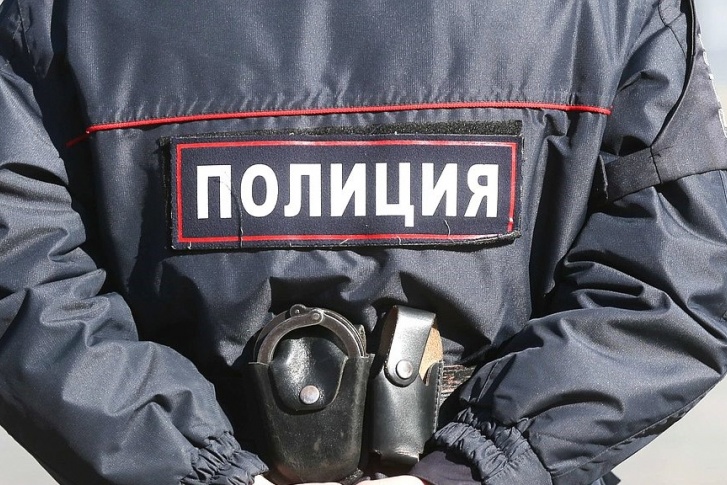 Приезжего обвинили в хулиганстве и арестовали на время предварительного следствия Приезжего обвинили в хулиганстве и арестовали на время предварительного следствия