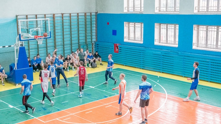Баскетбольная сборная красноярских студентов разгромила сборную олимпийцев