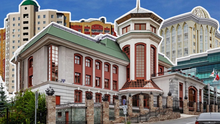 «Плиточное убожество с башенкой»: топ-10 неоднозначных зданий Казани в рейтинге урбаниста